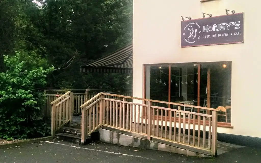 Honey's Bakery & Cafe restaurante en Caergwrle