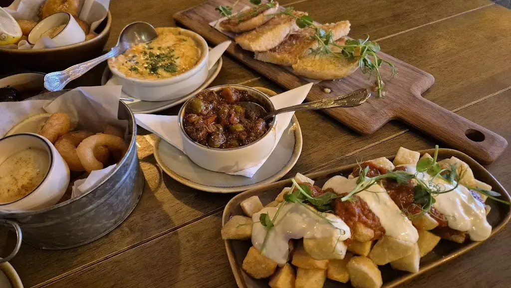 Lisa_Olif_Betws-y-Coed_review