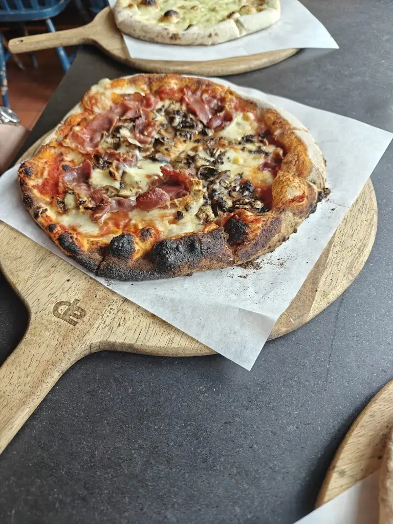 Guy Rogers_Hangin' Pizzeria_Betws-y-Coed_review