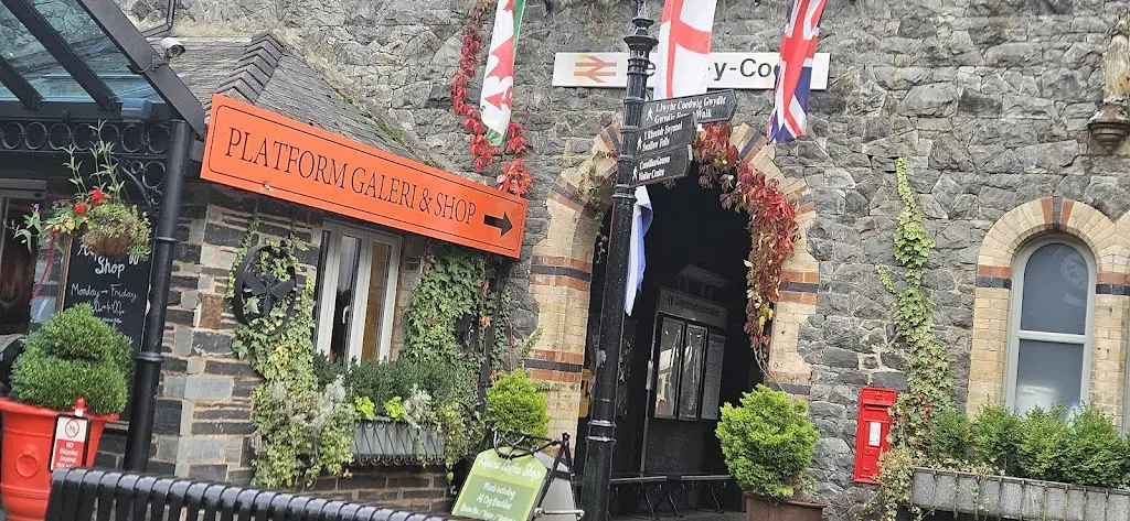 Hangin' Pizzeria_Betws-y-Coed_slider_image_3