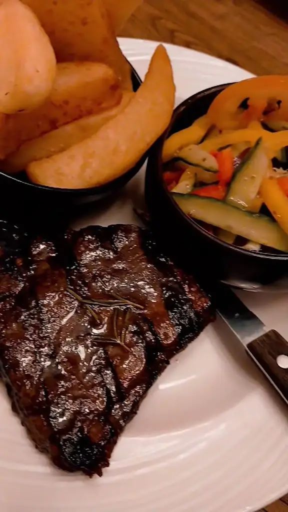 Grill Room at The Royal Oak Hotel_Betws-y-Coed_slider_image_2