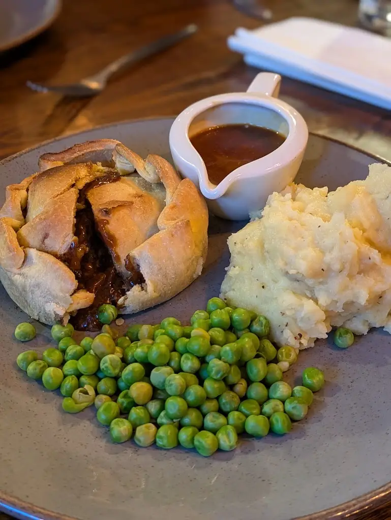 Sharon Reiss_Pont Y Pair Inn_Betws-y-Coed_review