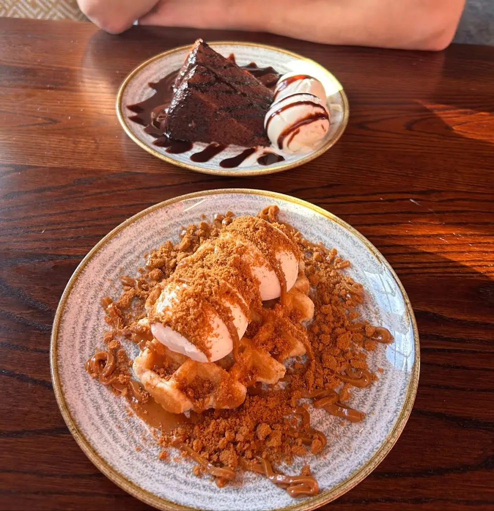 Interior by Kerry_The Elisabeth Arms_Bilston_recensione