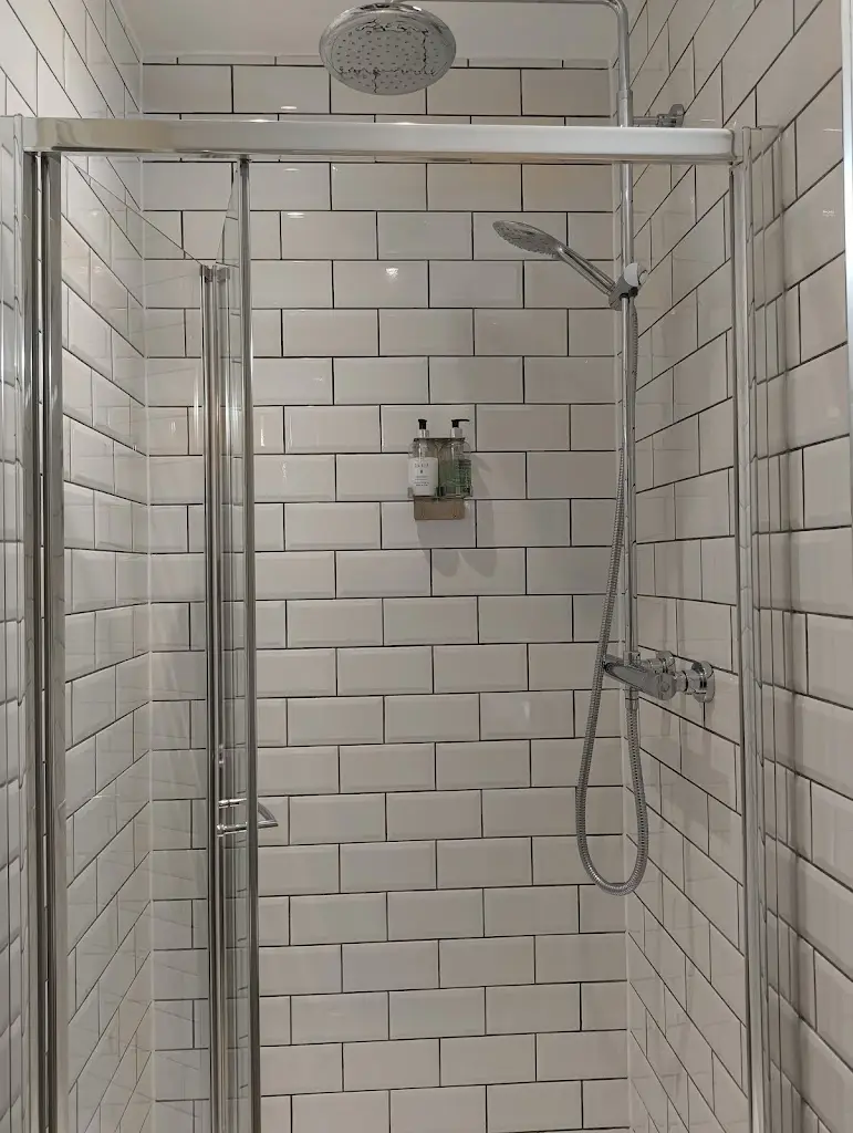 Robert Taylor_The Swallow Falls Inn_Betws-y-Coed_review