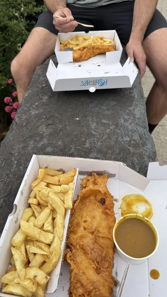 Adam Raymond Warburton_Tir A Môr_Betws-y-Coed_review