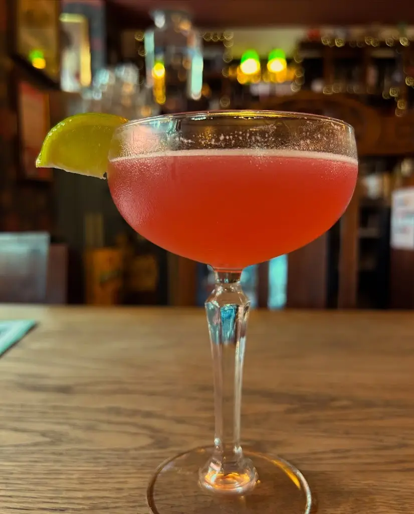 Hans Lind_Cofio Lounge_Carmarthen_review