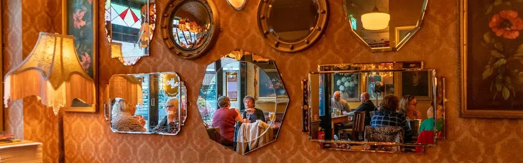 Cofio Lounge restaurant in Carmarthen