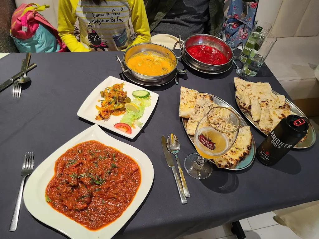 Curry Lounge_Bilston_slider_image_3