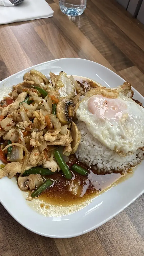 Menu_Pat’s Taste Of Thailand._Carmarthen_image_8