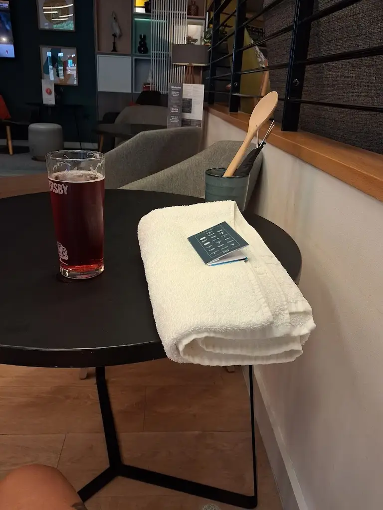 C s Joseph_Holiday Inn Newport by IHG_Caerwent_review