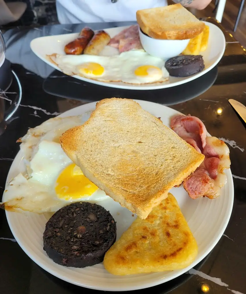 Georgia H_Full Board Restaurant_Caerwent_review