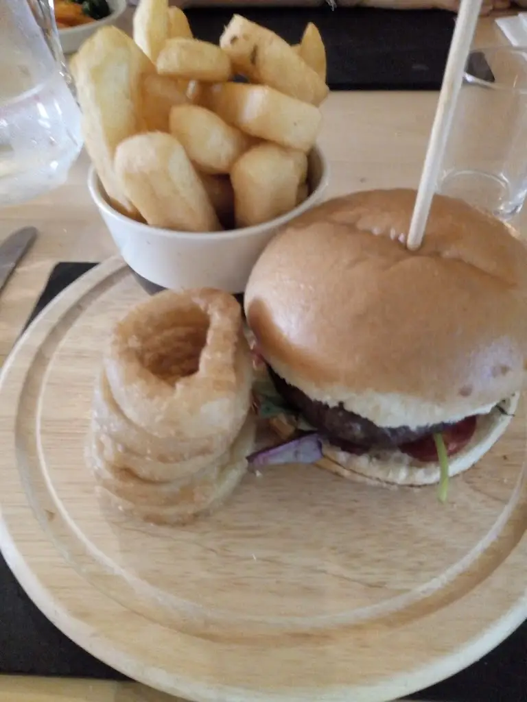 Daniel Watson_The Tredegar Arms Shirenewton. Restaurant With Rooms _Caerwent_review