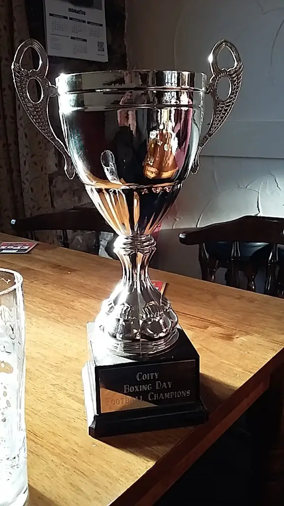 Menu_Six Bells_Coity_image_4