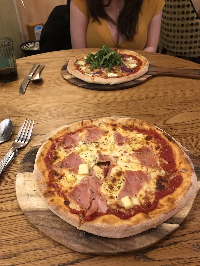 Jack Amner_Riverbank Restaurant & Pizzeria_Clydach_review