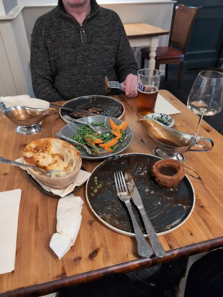 Pamela Clarke_The Golden Lion_Caldicot_review