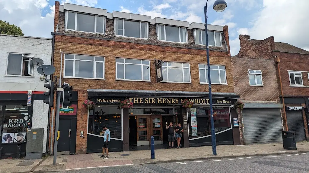 The Sir Henry Newbolt - JD Wetherspoon_Bilston_slider_image_3