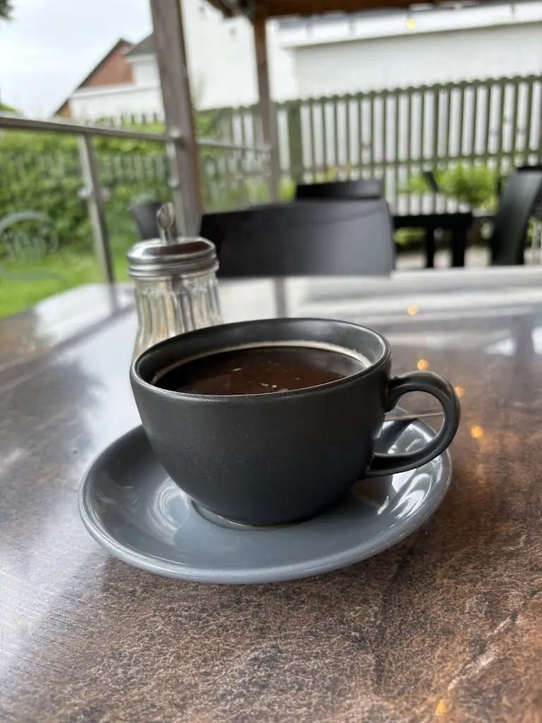 Nicola Laurie_Caffi Wylfa_Chirk_review