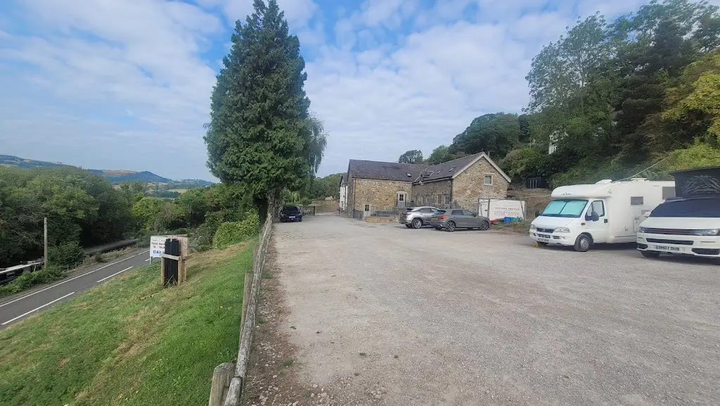 Ste Goddard_The Sun Trevor bar, restaurant and holiday cottages_Chirk_reseña