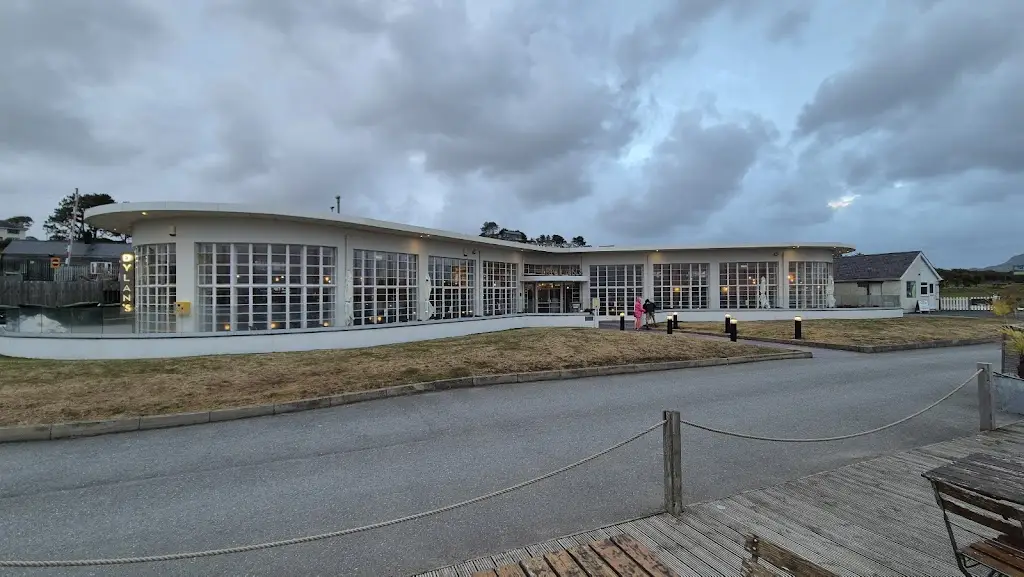 David Puls_Dylan's Criccieth_Criccieth_review