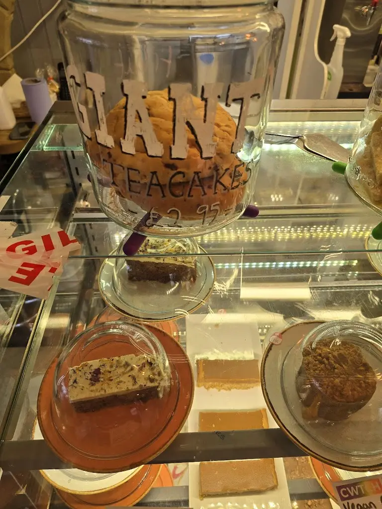 Adam Webb_The Cwtch Cafe_Builth Wells_review