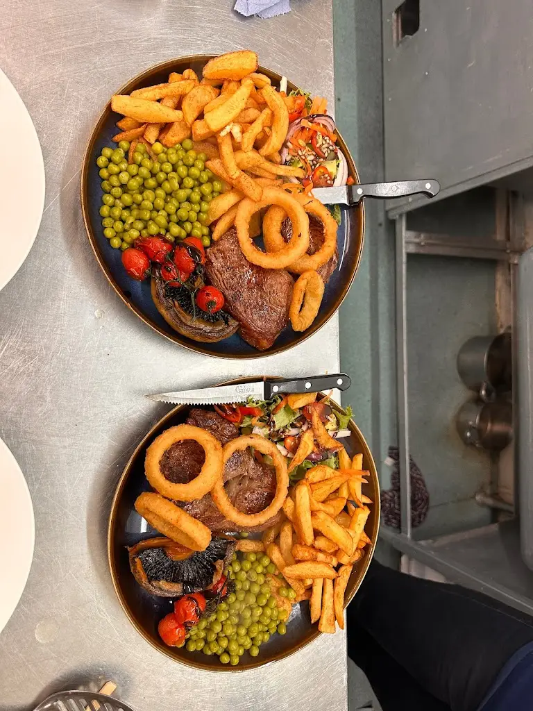 Menu_The Prince Llewelyn Inn_Builth Wells_image_8