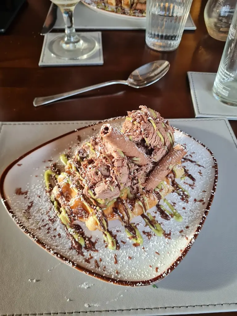 Hollie Fielding_The Prince Llewelyn Inn_Builth Wells_review