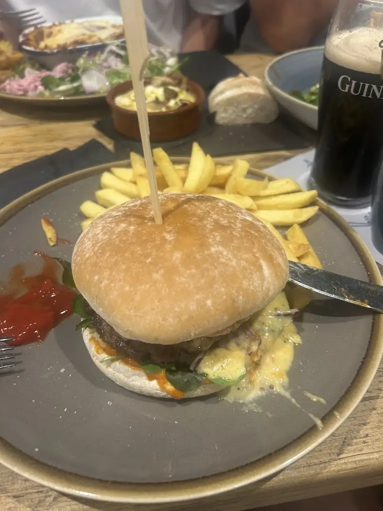 Charlie D_The Prince Llewelyn Inn_Builth Wells_review