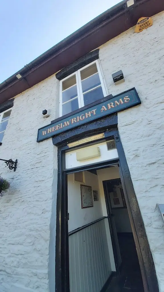 Philip Lawrence_Wheelwright Arms_Builth Wells_review