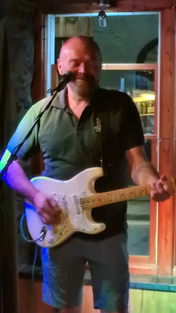 Sodapop Peters_White Hart Inn_Builth Wells_review