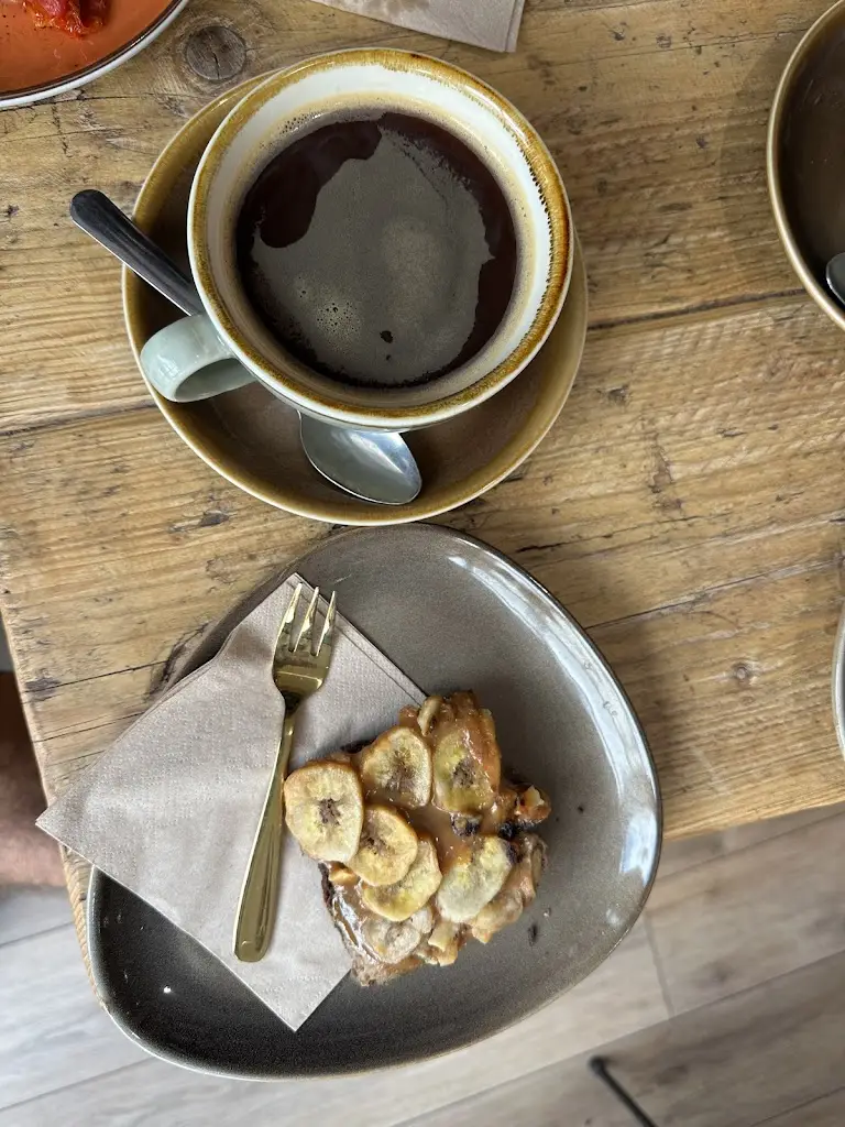 Dr. Dominic Irvine_Georgie Porgies_Builth Wells_review