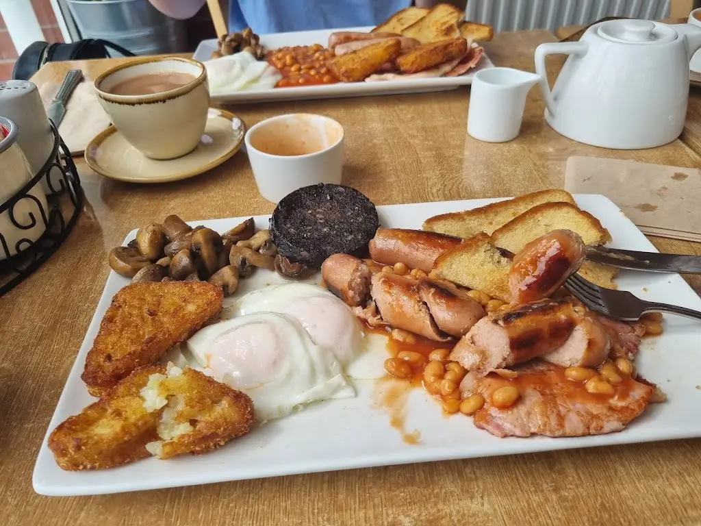 Lakeside Cafe and Catering_Builth Wells_slider_image_3