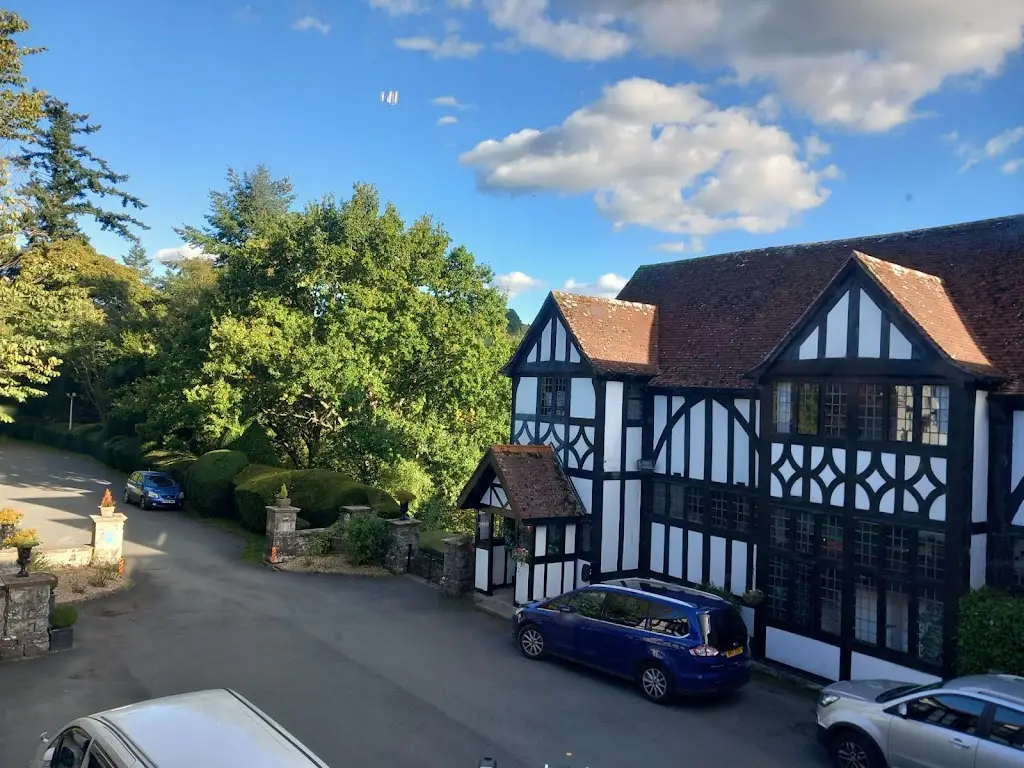 Richard_Caer Beris Manor_Builth Wells_review