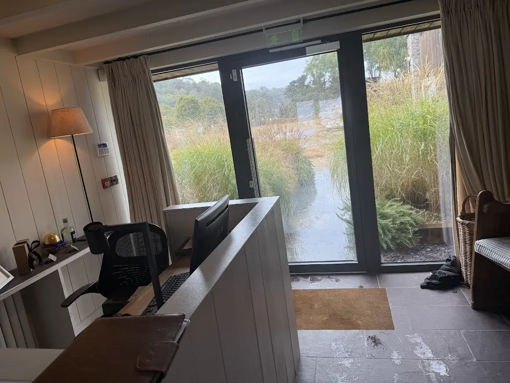 G T (Peripatetic)_Beach House Restaurant_Crofty_review