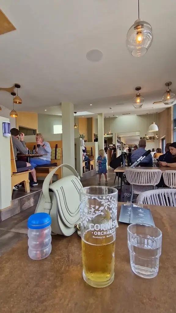 The Secret Beach Bar & Kitchen_Crofty_slider_image_2