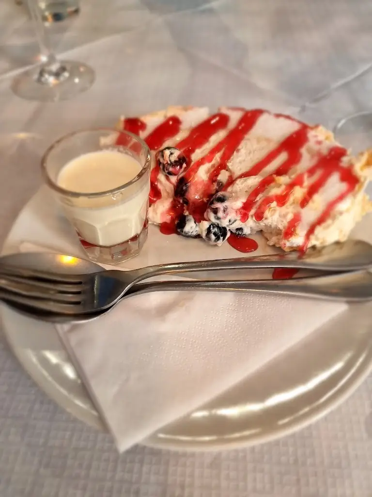 Julie Stenlake_Nik The Greek_Burry Port_review