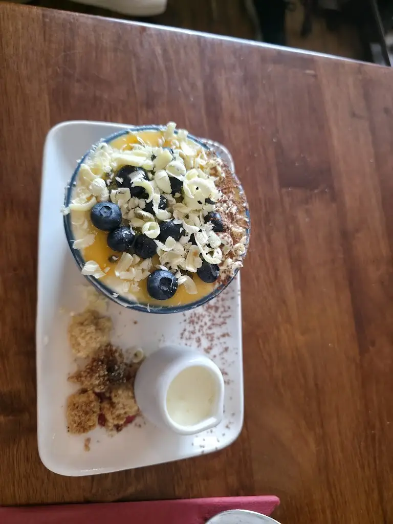 Ian McAvoy_Ship Aground Pembrey_Burry Port_review