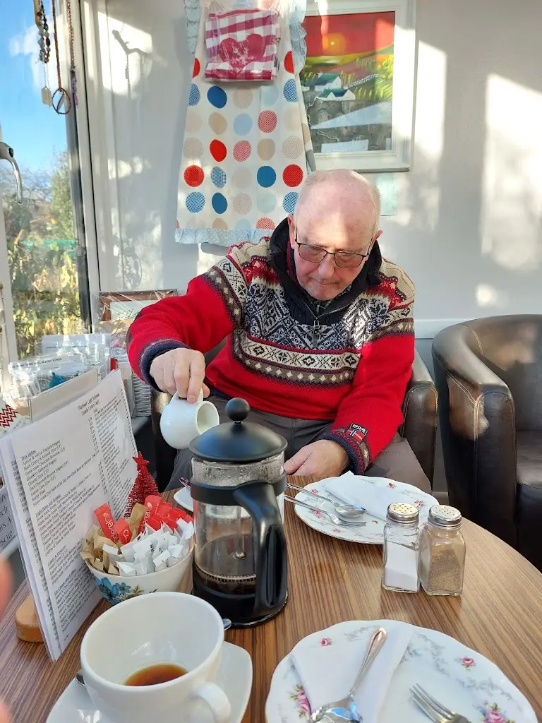 Annette Jones_Harbour Light Tearoom_Burry Port_review