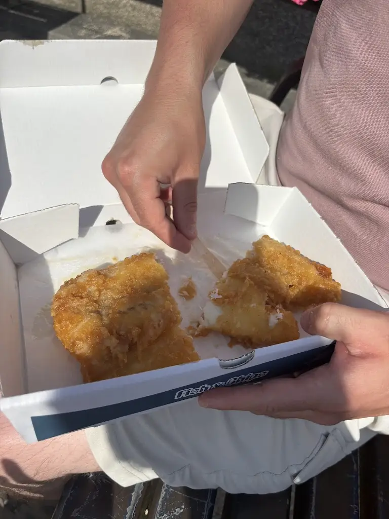 Fara G_Atlantis fish and chips, Cafe & Ice Cream_Burry Port_review