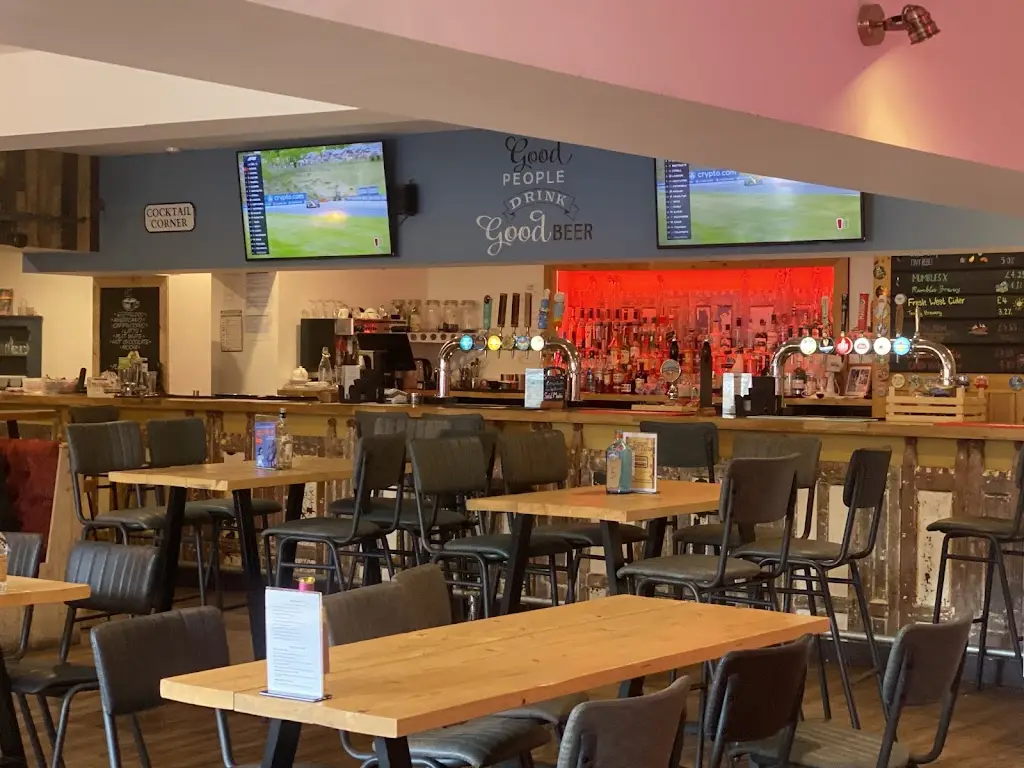 Poppies Bar and Grill restaurant in Burry Port