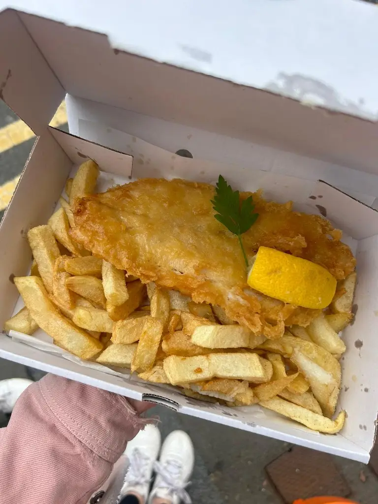 Tom Gilbody_Laurian's Fish & Chips_Burry Port_review