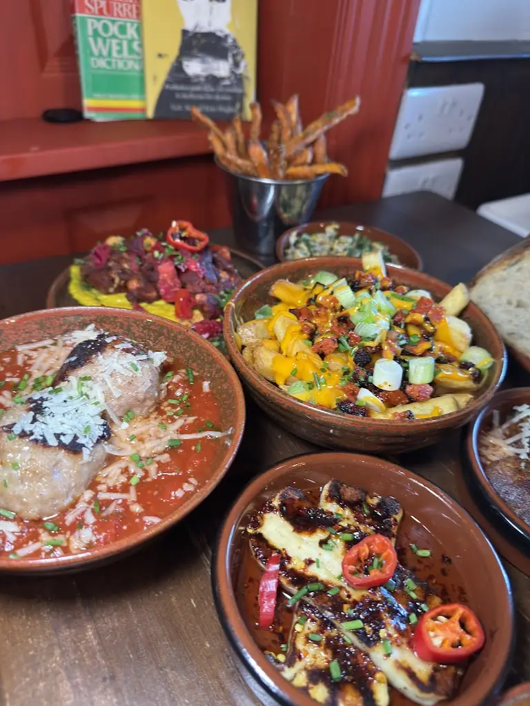 Anna Davies _Caffi Lolfá_Burry Port_review