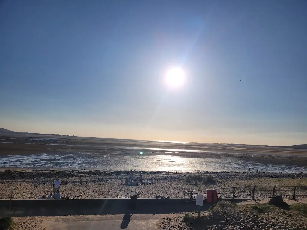 Reddy Mog_St.Elli's Bay_Burry Port_review