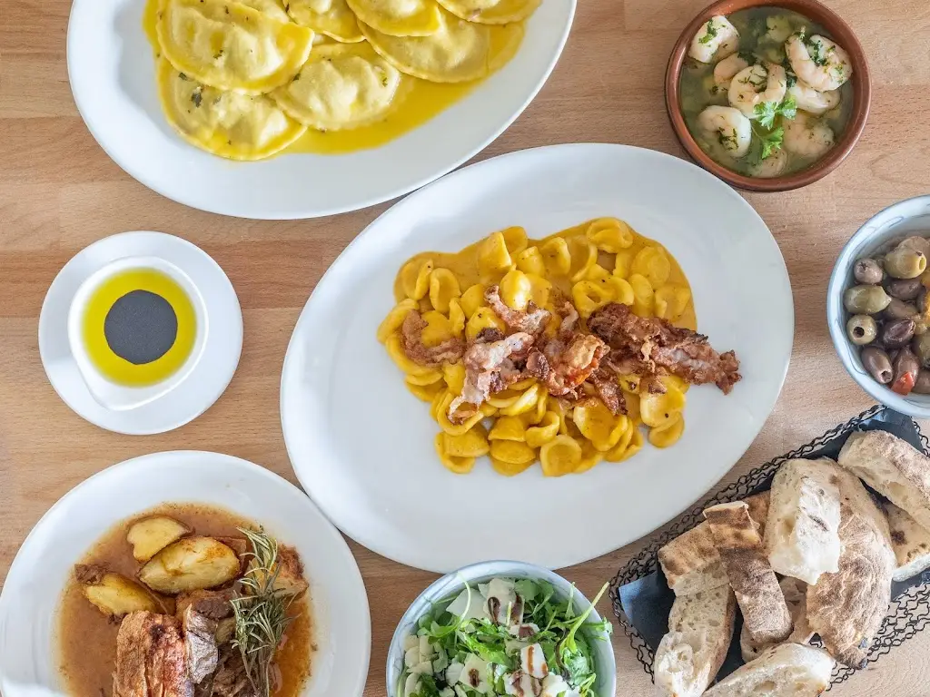 The Phoenix Italian_Burry Port_slider_image_2