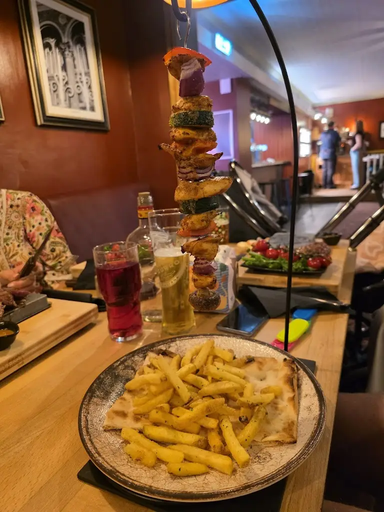 Matt Lane_Tafarn Morlais_Cross Hands_review