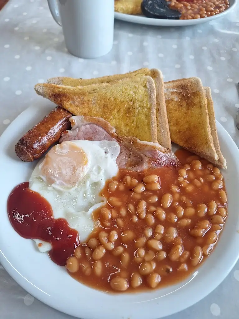 Chris Rees_Cafe Rhiannon_Cross Hands_review