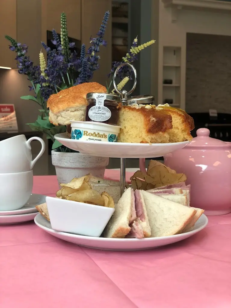 Yr Oriel Restaurant, Leekes Cross Hands_Cross Hands_slider_image_2