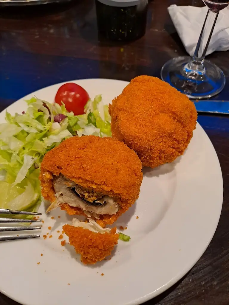 Menu_Dwbis_Cross Hands_image_9