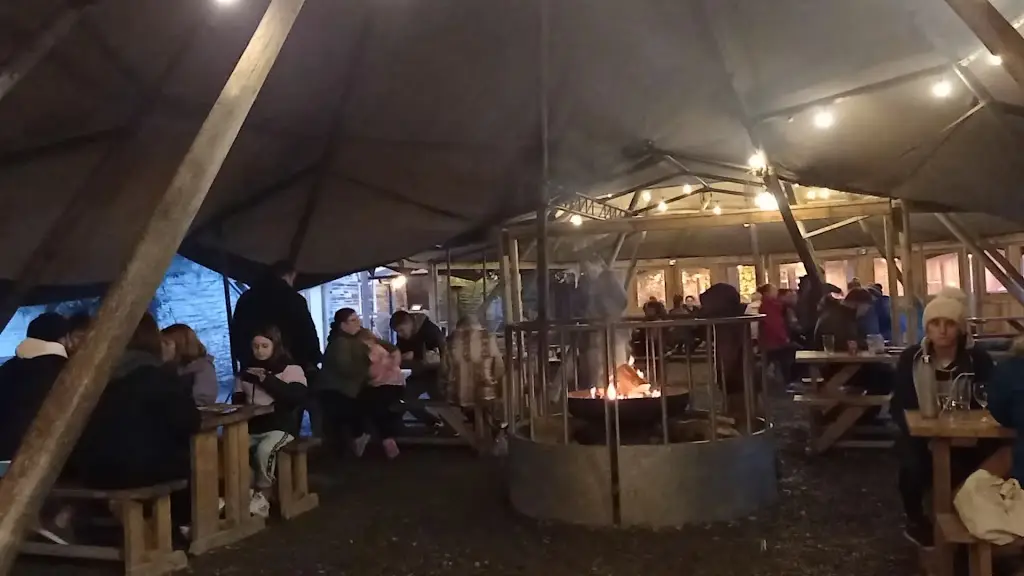 Pizzatipi_Cardigan_slider_image_2