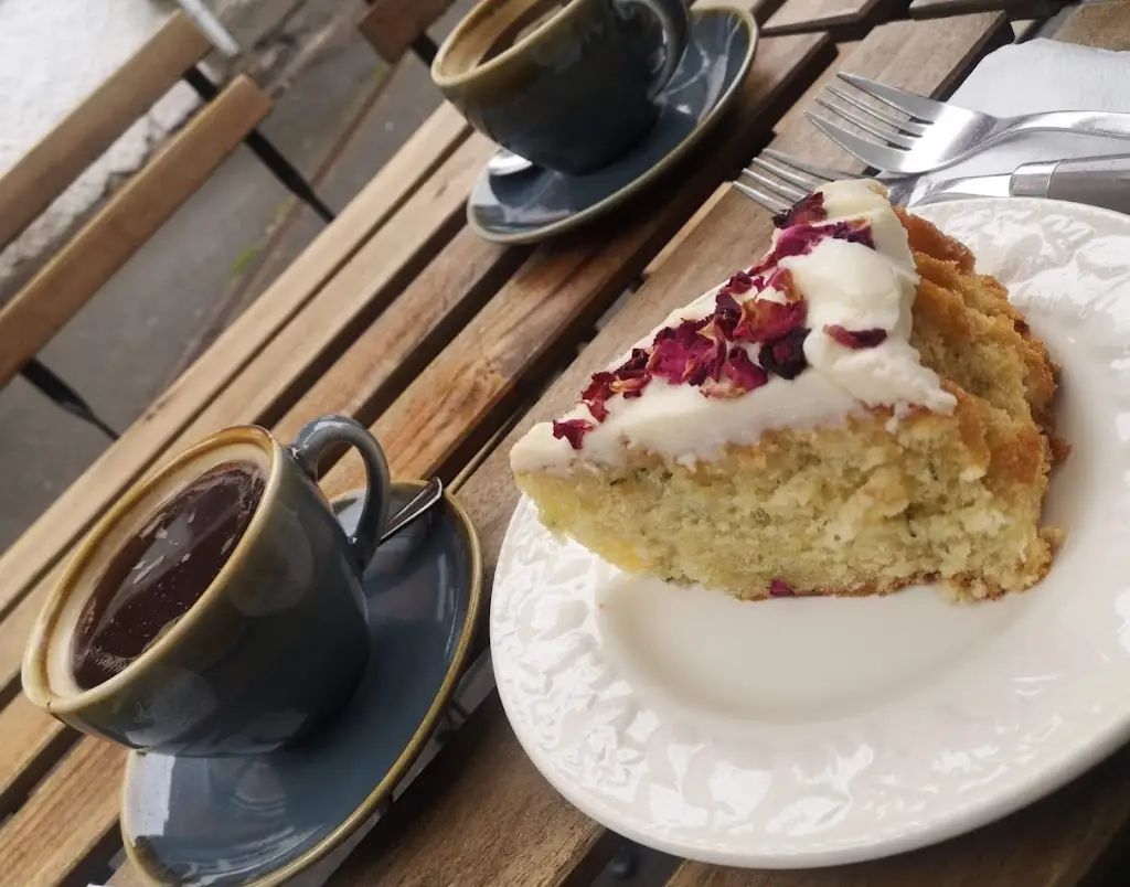 Menu_Crowes_Cardigan_image_4