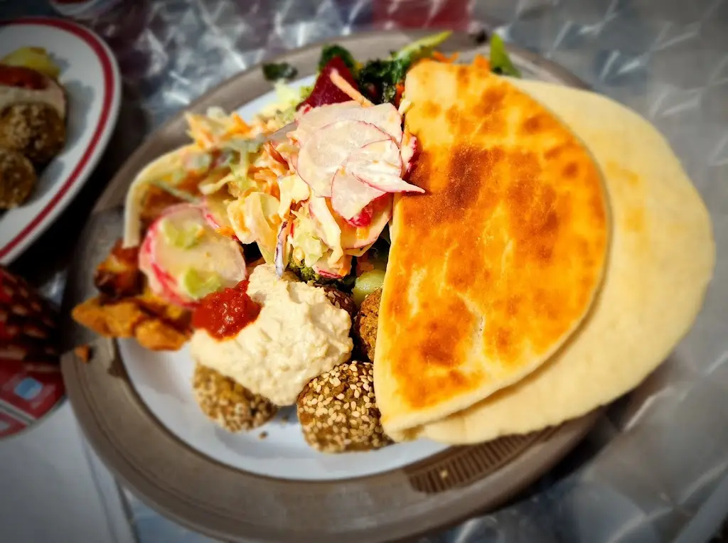 Menu_Crowes_Cardigan_image_8